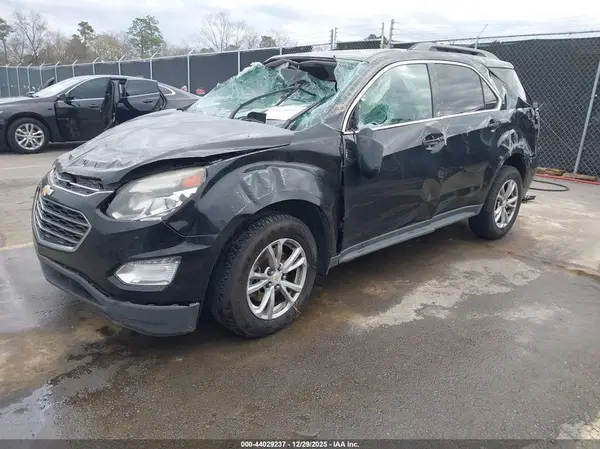 2GNALCEK8H6289355 2017 CHEVROLET EQUINOX - Image 2
