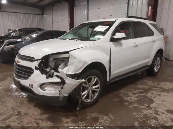 2GNALCEKXH1577150 2017 CHEVROLET EQUINOX - Image 2