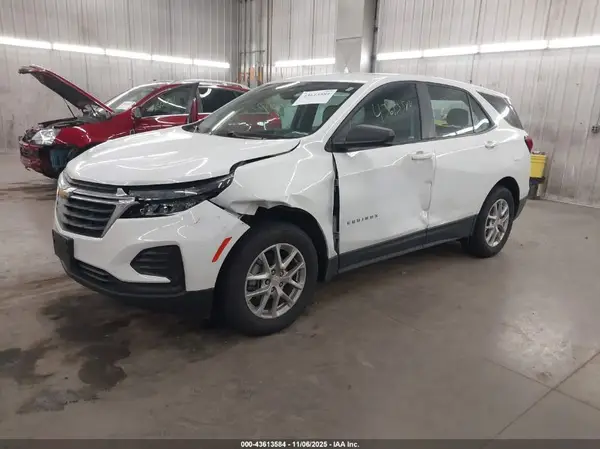 2GNAX5EV0N6113714 2022 CHEVROLET EQUINOX - Image 2
