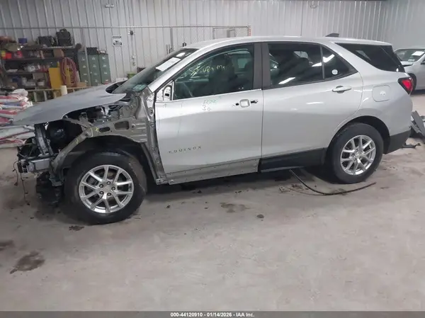 2GNAX5EV6N6123857 2022 CHEVROLET EQUINOX - Image 2