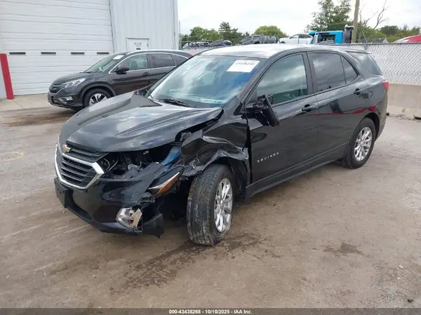 2GNAX5EV9L6241799 2020 CHEVROLET EQUINOX - Image 2