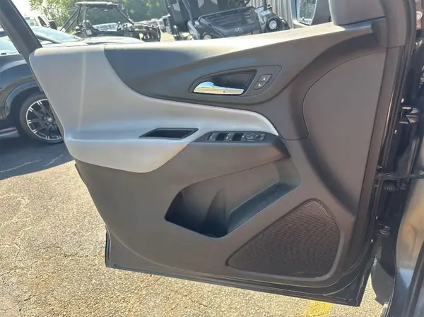 2GNAXFEV1N6135386 2022 CHEVROLET EQUINOX - Image 1