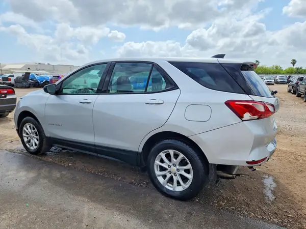 2GNAXGEV0J6332789 2018 CHEVROLET EQUINOX - Image 2