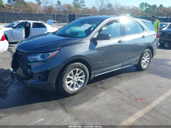 2GNAXHEV0J6104958 2018 CHEVROLET EQUINOX - Image 2