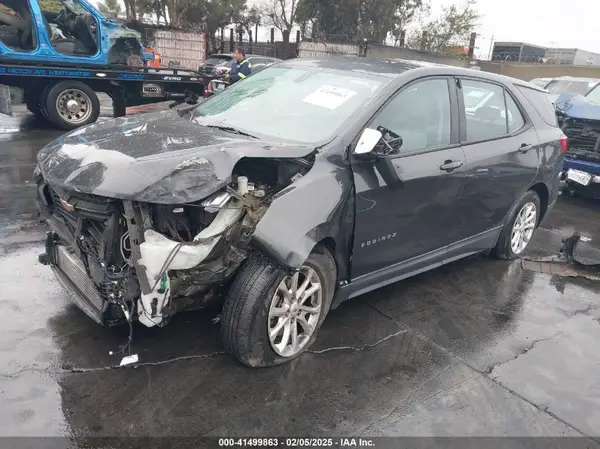 2GNAXHEV0J6117600 2018 CHEVROLET EQUINOX - Image 2
