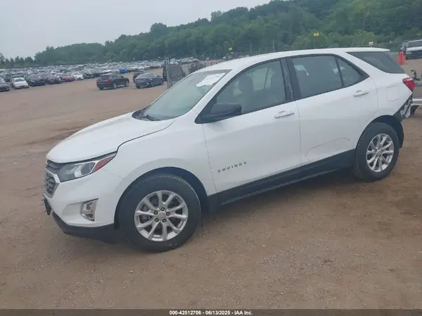 2GNAXHEV0J6118200 2018 CHEVROLET EQUINOX - Image 2