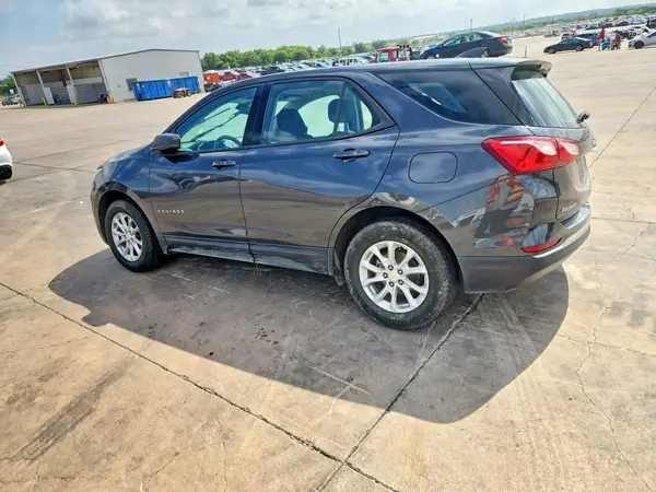 2GNAXHEV0J6144120 2018 CHEVROLET EQUINOX - Image 2