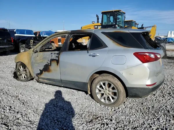 2GNAXHEV0J6200072 2018 CHEVROLET EQUINOX - Image 2