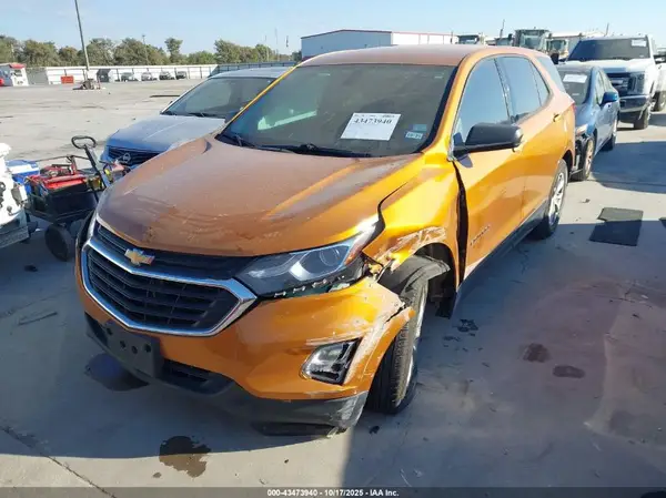 2GNAXHEV0J6222802 2018 CHEVROLET EQUINOX - Image 2