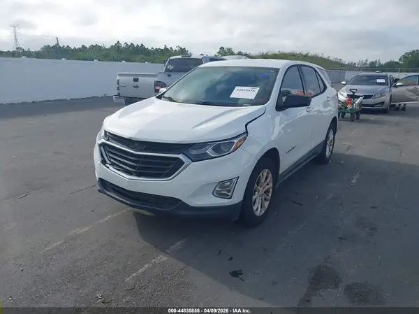 2GNAXHEV0J6270512 2018 CHEVROLET EQUINOX - Image 2