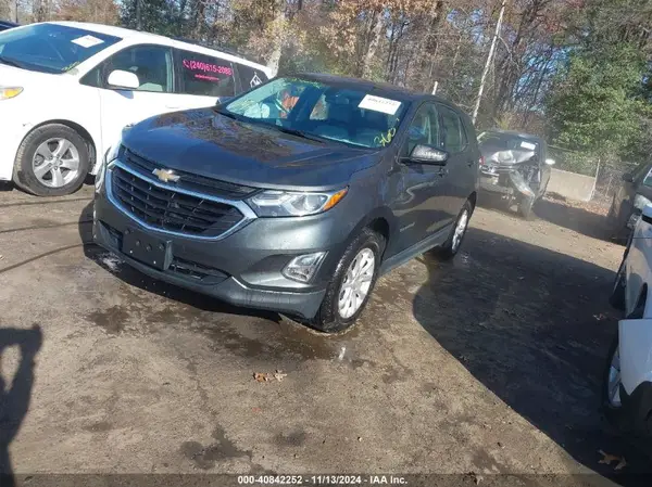 2GNAXHEV0J6319885 2018 CHEVROLET EQUINOX - Image 2
