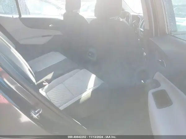 2GNAXHEV0J6319885 2018 CHEVROLET EQUINOX - Image 8