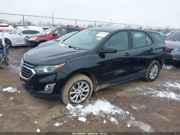 2GNAXHEV0J6327890 2018 CHEVROLET EQUINOX - Image 2