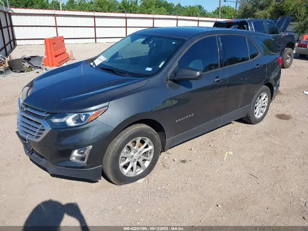 2GNAXHEV0J6334502 2018 CHEVROLET EQUINOX - Image 2