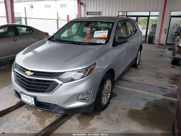 2GNAXHEV0J6350599 2018 CHEVROLET EQUINOX - Image 2
