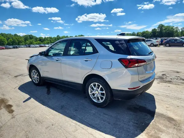 2GNAXHEV0N6128814 2022 CHEVROLET EQUINOX - Image 2