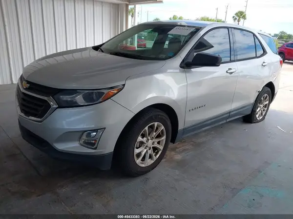 2GNAXHEV1J6109070 2018 CHEVROLET EQUINOX - Image 2