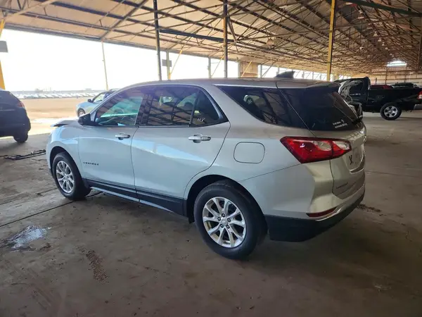 2GNAXHEV1J6131182 2018 CHEVROLET EQUINOX - Image 2