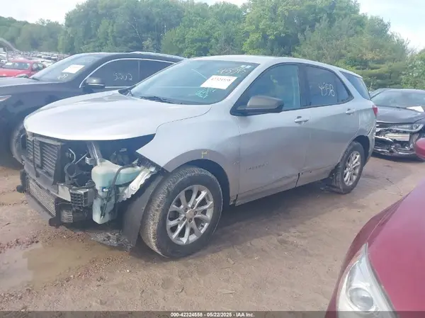 2GNAXHEV1J6176526 2018 CHEVROLET EQUINOX - Image 2