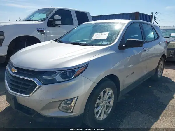 2GNAXHEV1J6209413 2018 CHEVROLET EQUINOX - Image 2
