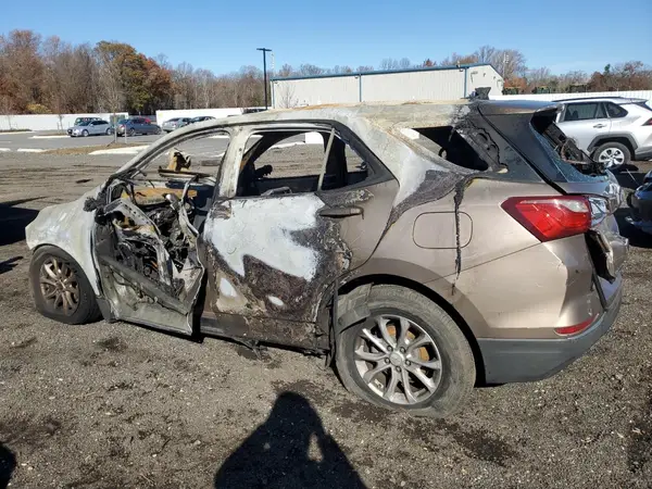 2GNAXHEV1J6284158 2018 CHEVROLET EQUINOX - Image 2
