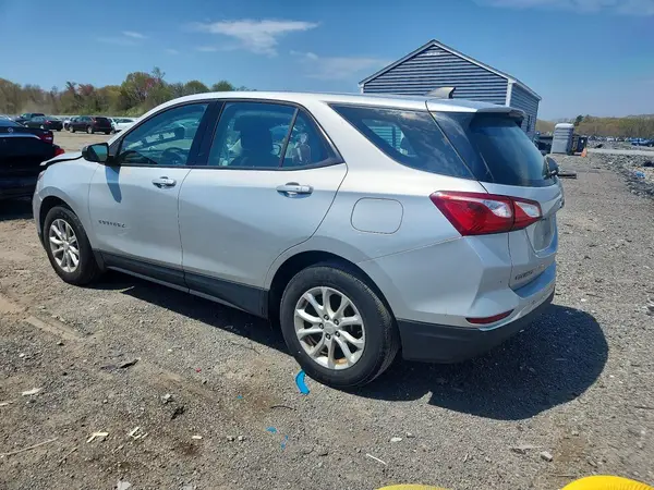 2GNAXHEV1J6290655 2018 CHEVROLET EQUINOX - Image 2
