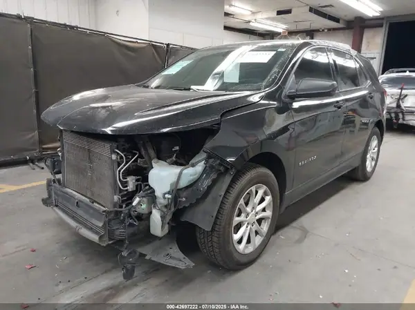 2GNAXHEV1J6326084 2018 CHEVROLET EQUINOX - Image 2