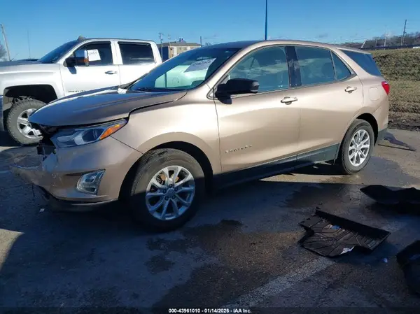 2GNAXHEV1J6335772 2018 CHEVROLET EQUINOX - Image 2