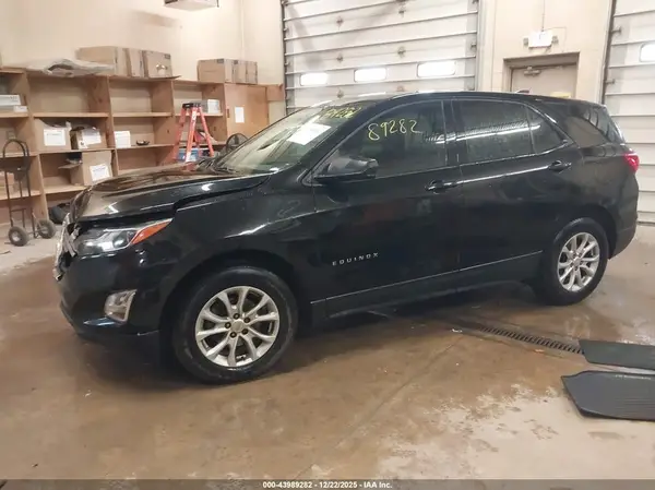 2GNAXHEV1K6185583 2019 CHEVROLET EQUINOX - Image 2