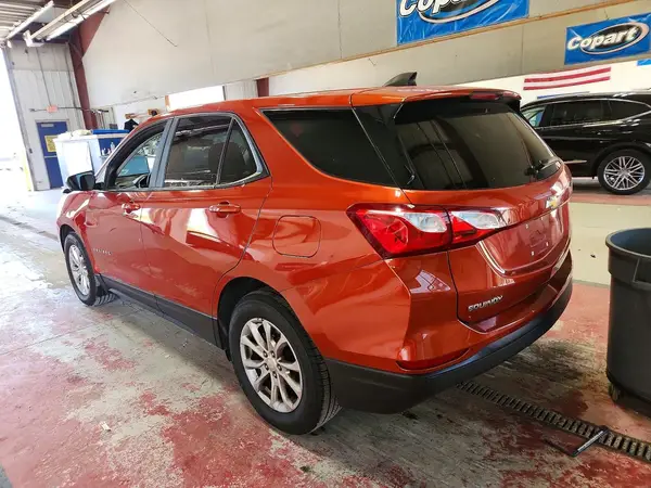 2GNAXHEV1L6114305 2020 CHEVROLET EQUINOX - Image 2