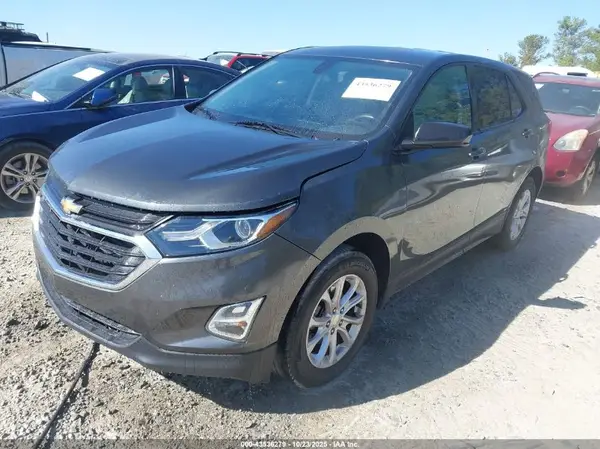 2GNAXHEV2J6271810 2018 CHEVROLET EQUINOX - Image 2