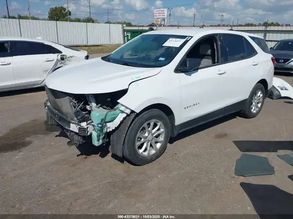 2GNAXHEV2J6271967 2018 CHEVROLET EQUINOX - Image 2