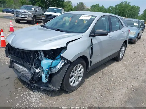2GNAXHEV2J6326093 2018 CHEVROLET EQUINOX - Image 2
