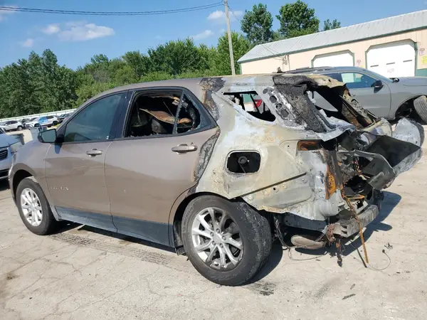2GNAXHEV2K6128535 2019 CHEVROLET EQUINOX - Image 2