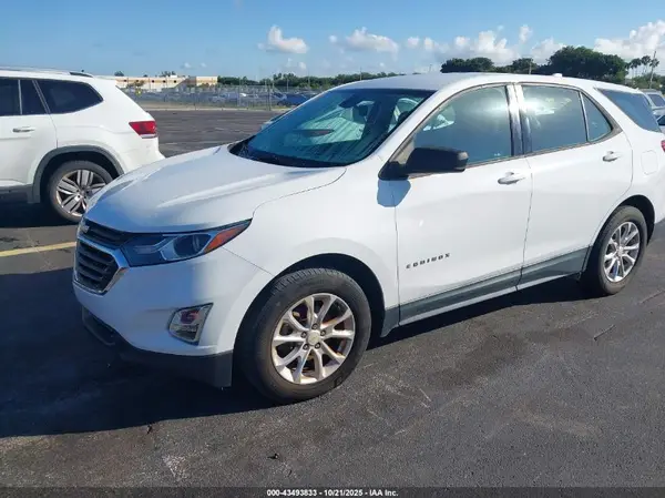 2GNAXHEV3J6215116 2018 CHEVROLET EQUINOX - Image 2