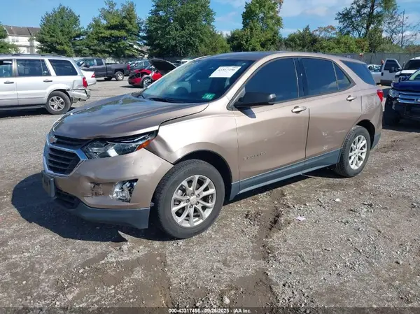 2GNAXHEV3J6274103 2018 CHEVROLET EQUINOX - Image 2