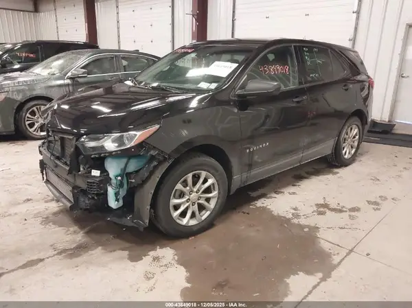2GNAXHEV3K6196830 2019 CHEVROLET EQUINOX - Image 2