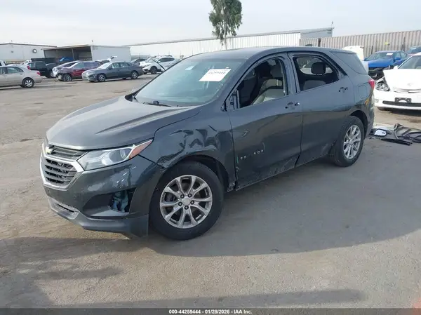 2GNAXHEV3K6280470 2019 CHEVROLET EQUINOX - Image 2