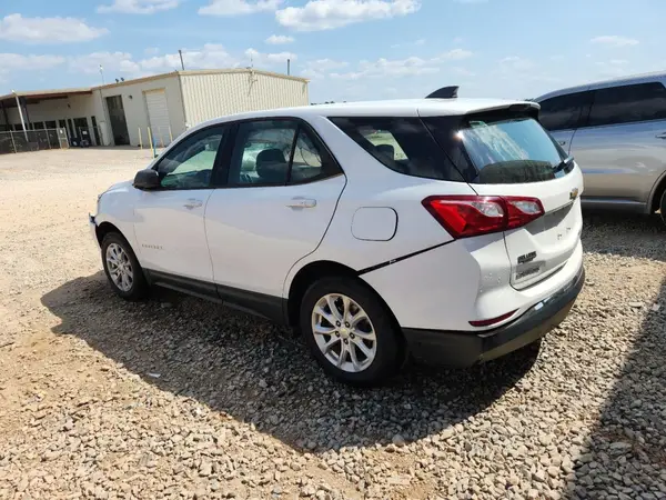 2GNAXHEV4J6131077 2018 CHEVROLET EQUINOX - Image 2