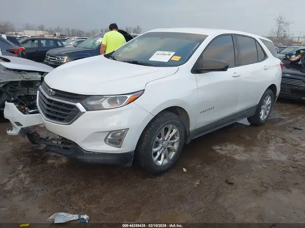 2GNAXHEV4J6131550 2018 CHEVROLET EQUINOX - Image 2