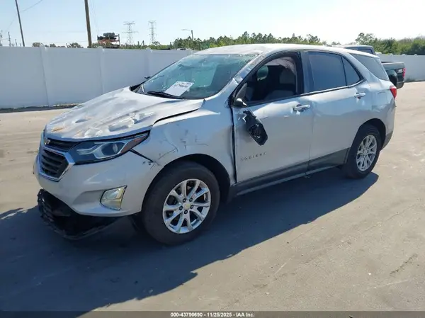 2GNAXHEV4J6203685 2018 CHEVROLET EQUINOX - Image 2