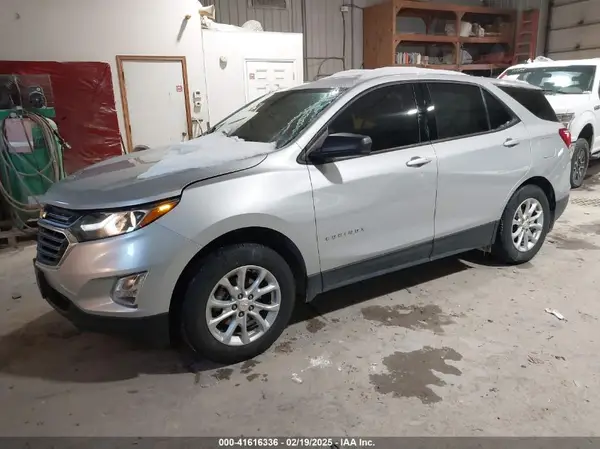 2GNAXHEV4J6215819 2018 CHEVROLET EQUINOX - Image 2