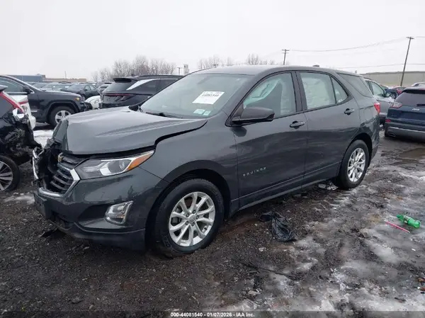 2GNAXHEV4J6323504 2018 CHEVROLET EQUINOX - Image 2