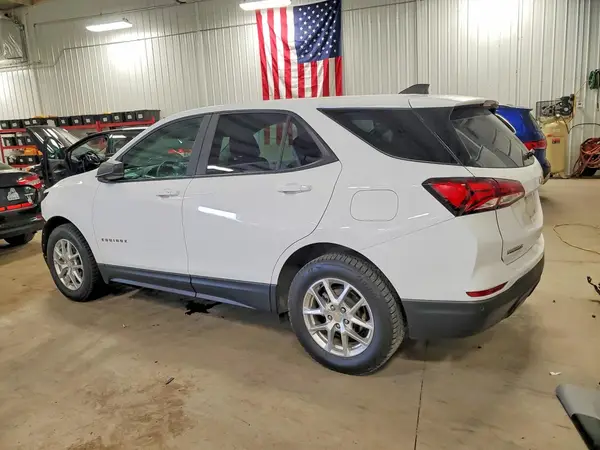 2GNAXHEV4N6134826 2022 CHEVROLET EQUINOX - Image 2