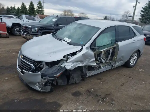 2GNAXHEV5J6109816 2018 CHEVROLET EQUINOX - Image 2