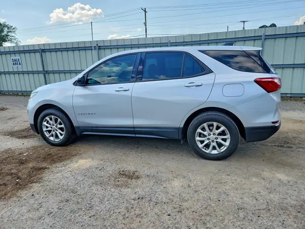 2GNAXHEV5J6146882 2018 CHEVROLET EQUINOX - Image 2