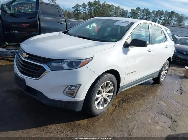 2GNAXHEV5J6167358 2018 CHEVROLET EQUINOX - Image 2