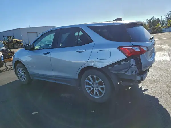 2GNAXHEV5J6175573 2018 CHEVROLET EQUINOX - Image 2
