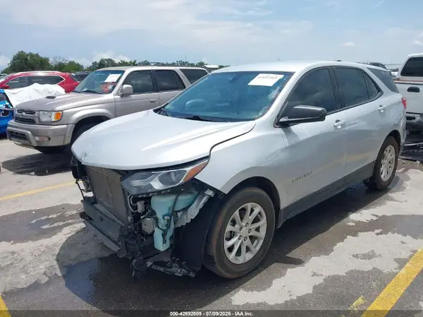 2GNAXHEV5J6201007 2018 CHEVROLET EQUINOX - Image 2