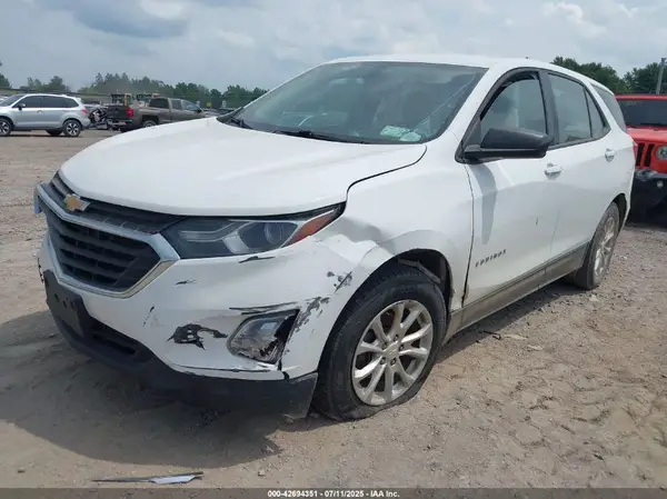 2GNAXHEV5J6211911 2018 CHEVROLET EQUINOX - Image 2